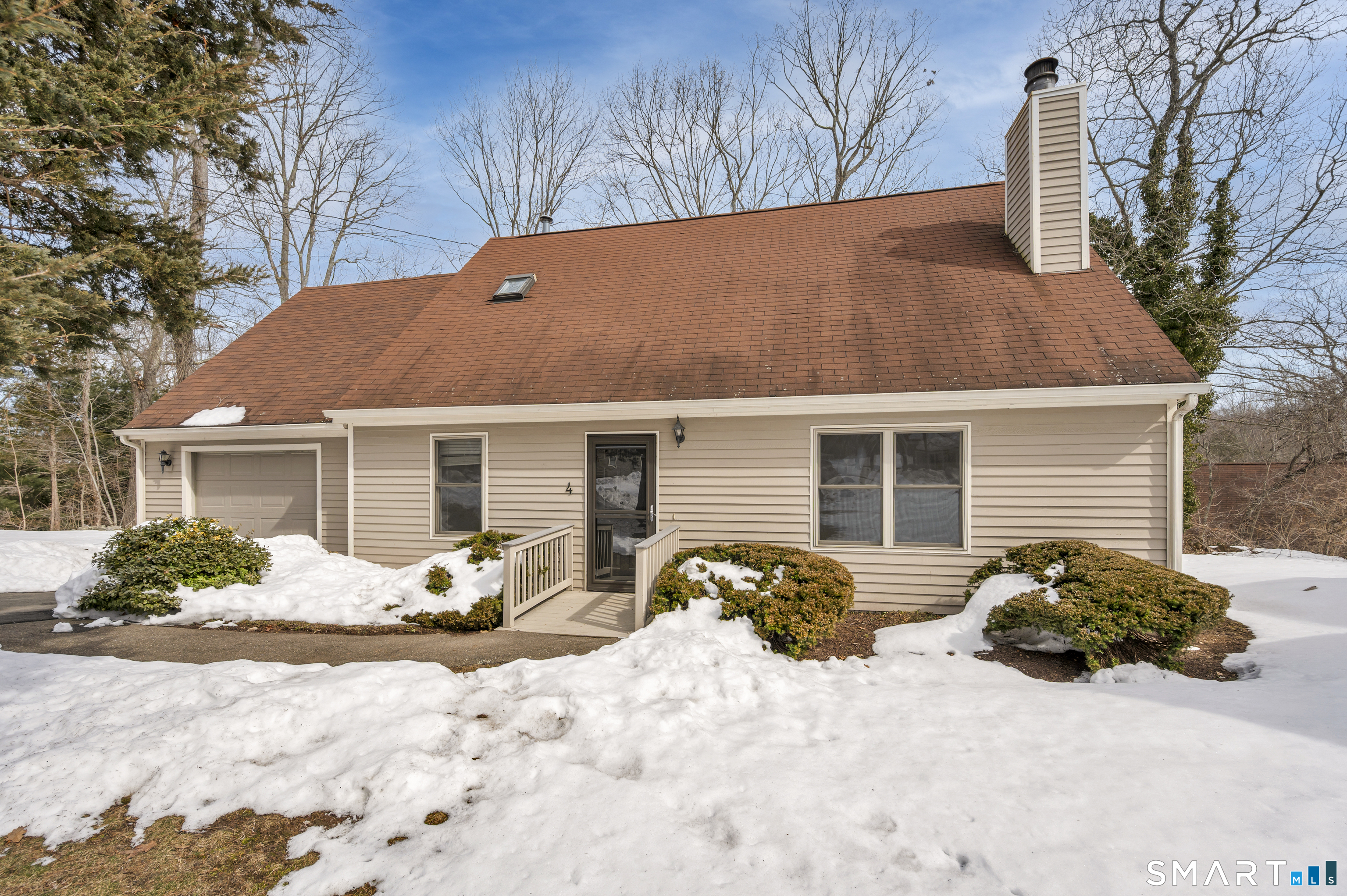 Homes for sale in Guilford, CT | 4 Copper Ridge Cir #4, Guilford, CT 06437 | MLS# 24156292