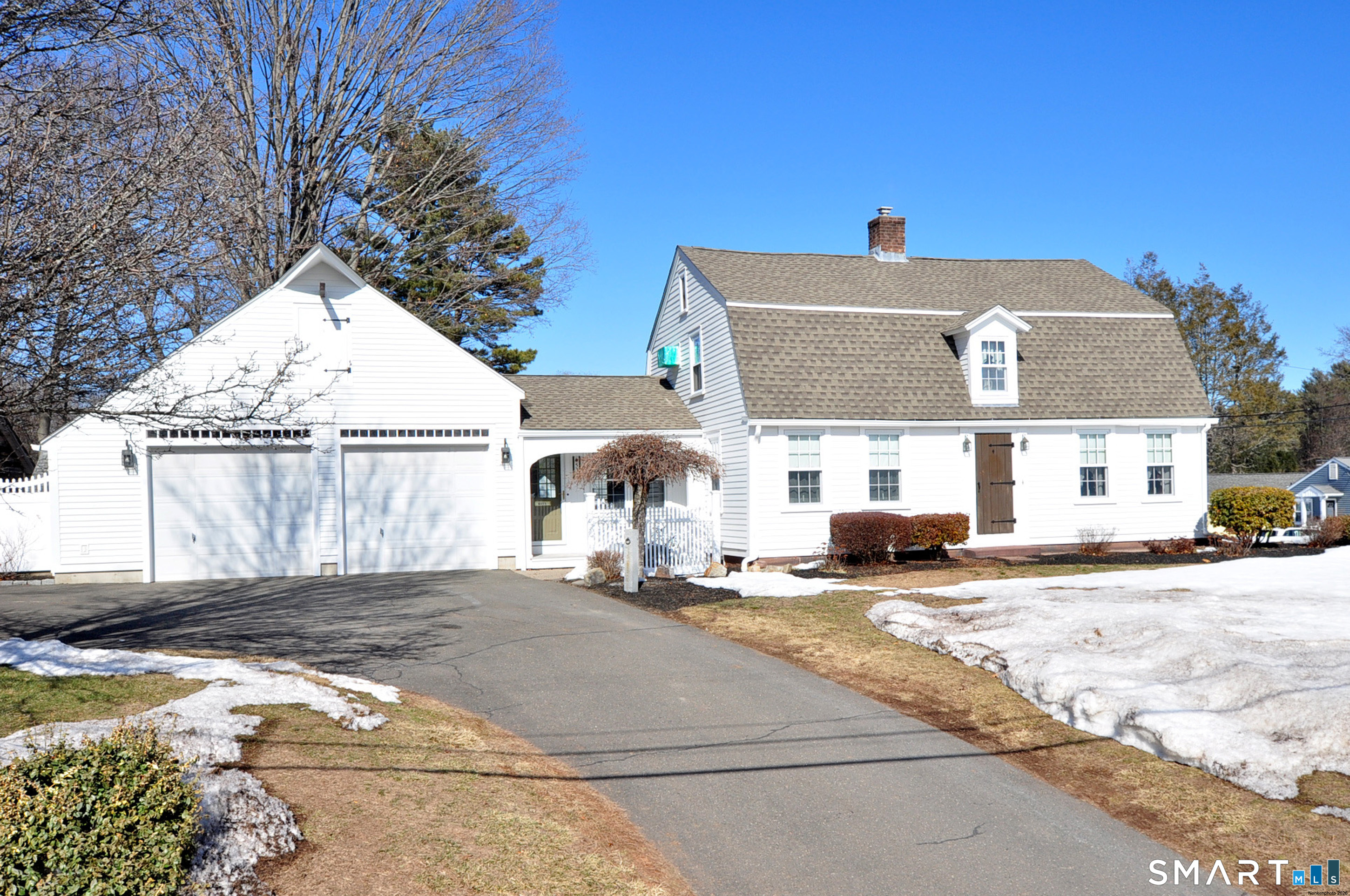 Homes for sale in Manchester, CT | 537 Center St, Manchester, CT 06040 | MLS# 24156676