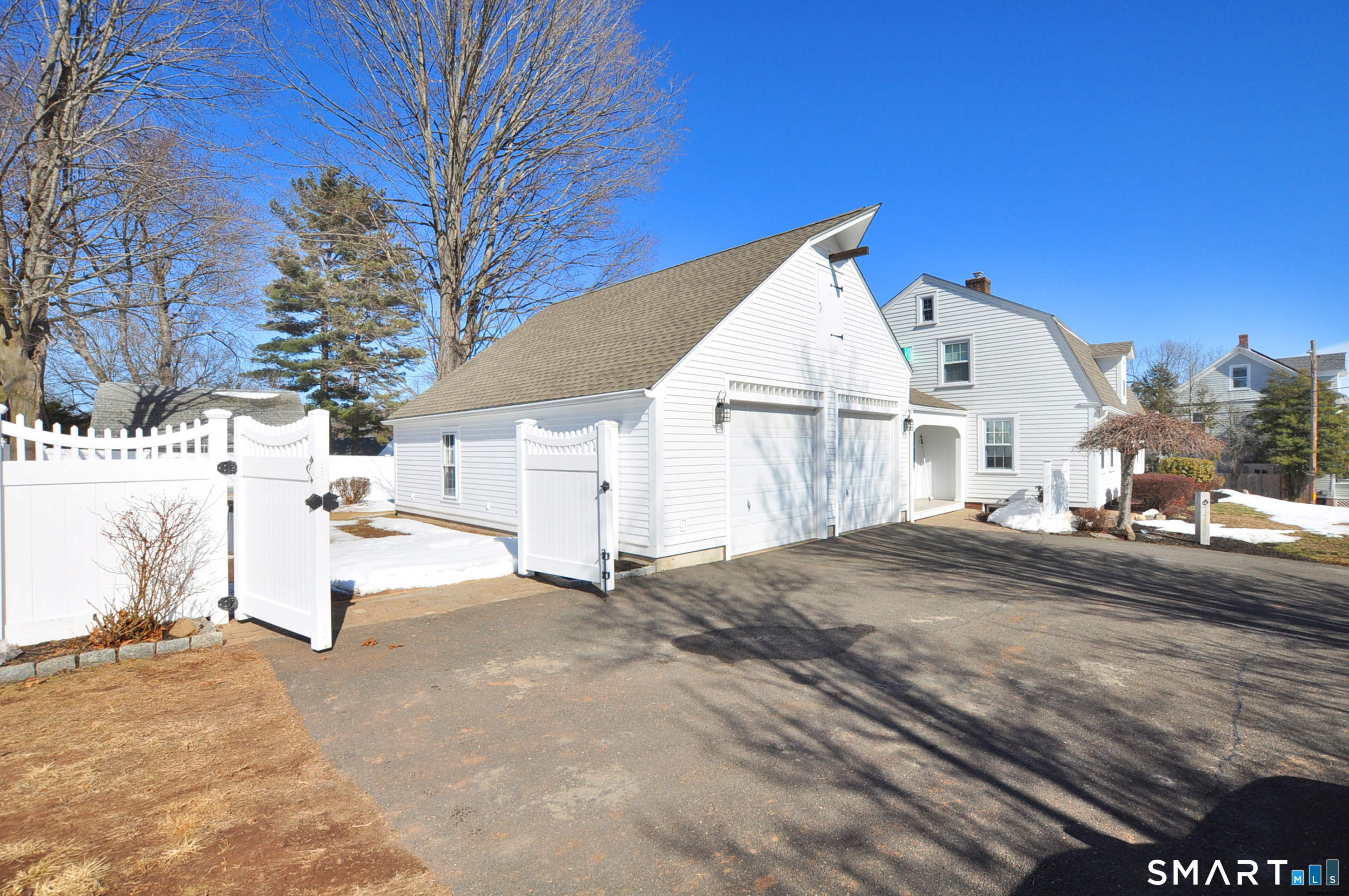 Homes for sale in Manchester, CT | 537 Center St, Manchester, CT 06040 | MLS# 24156676