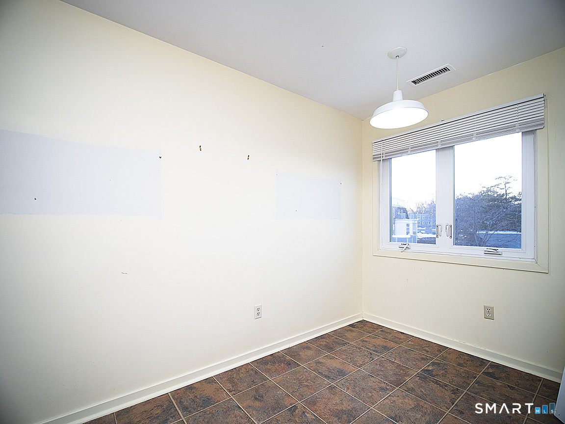 Homes for sale in Hamden, CT | 1414 Whitney Ave #APT E3, Hamden, CT 06517 | MLS# 24157341