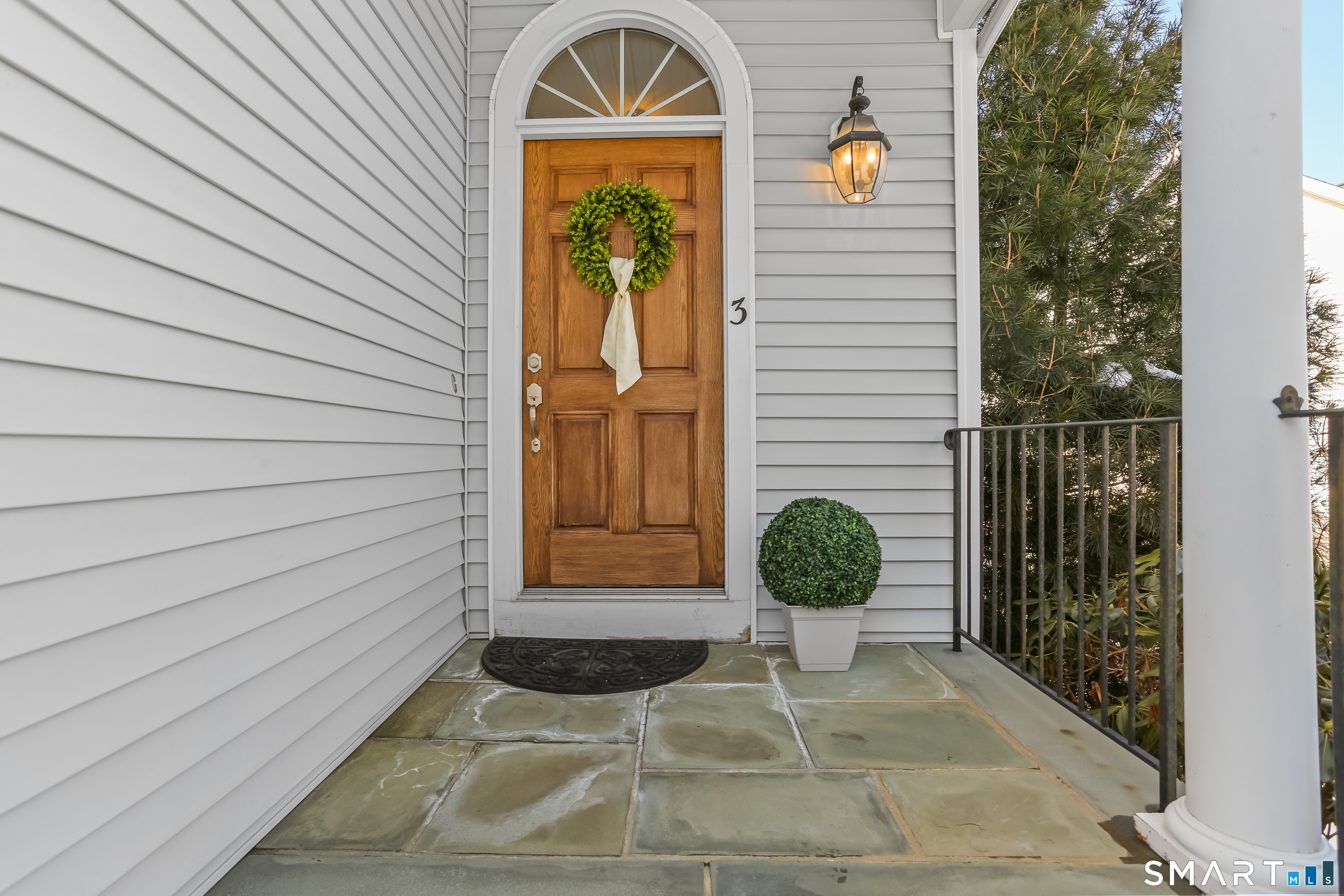 Homes for sale in Shelton, CT | 3 Rushbrooke Ln, Shelton, CT 06484 | MLS# 24157472