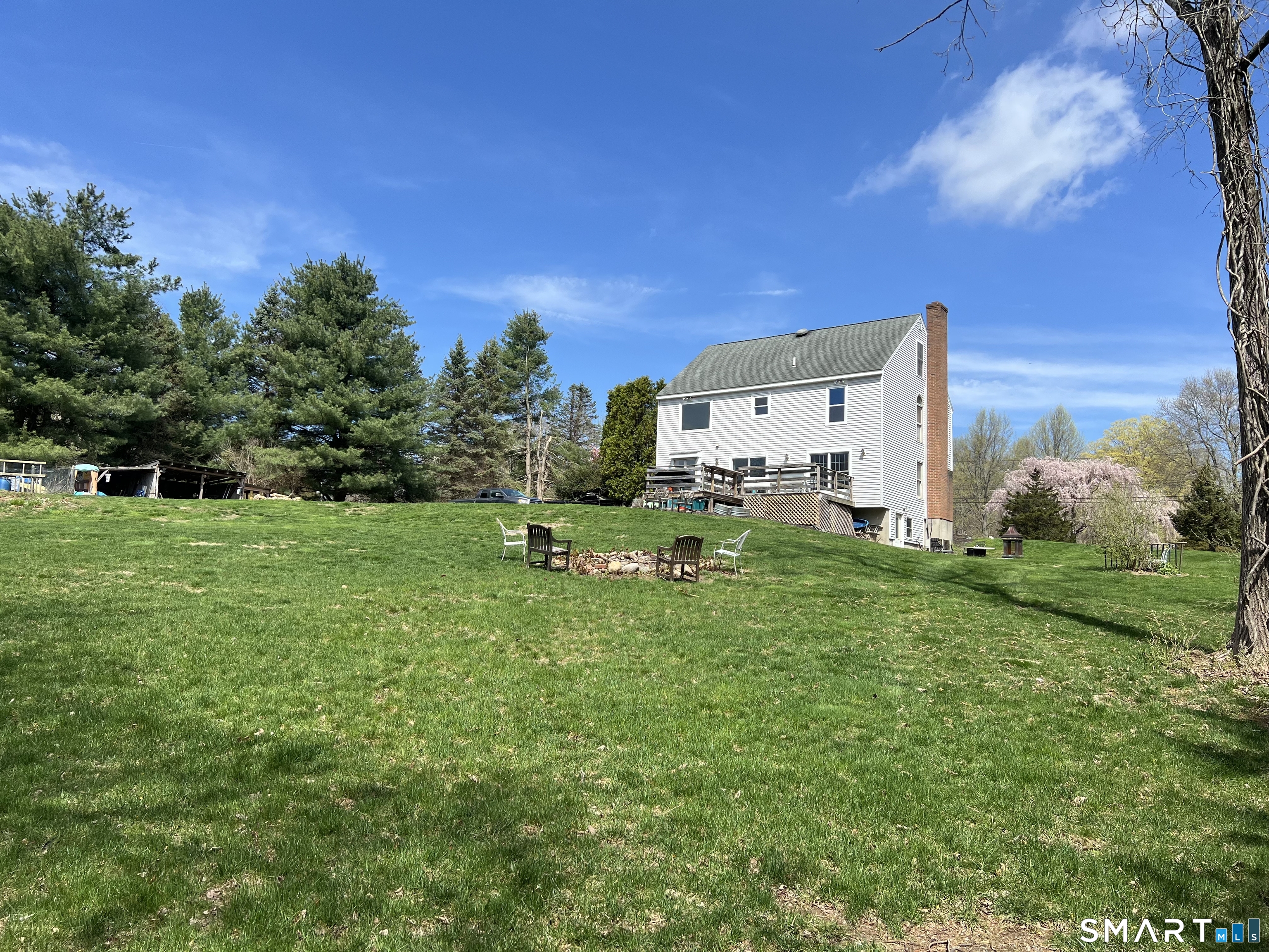 Homes for sale in Woodbridge, CT | 6 Cornfield Ln, Woodbridge, CT 06525 | MLS# 24157271