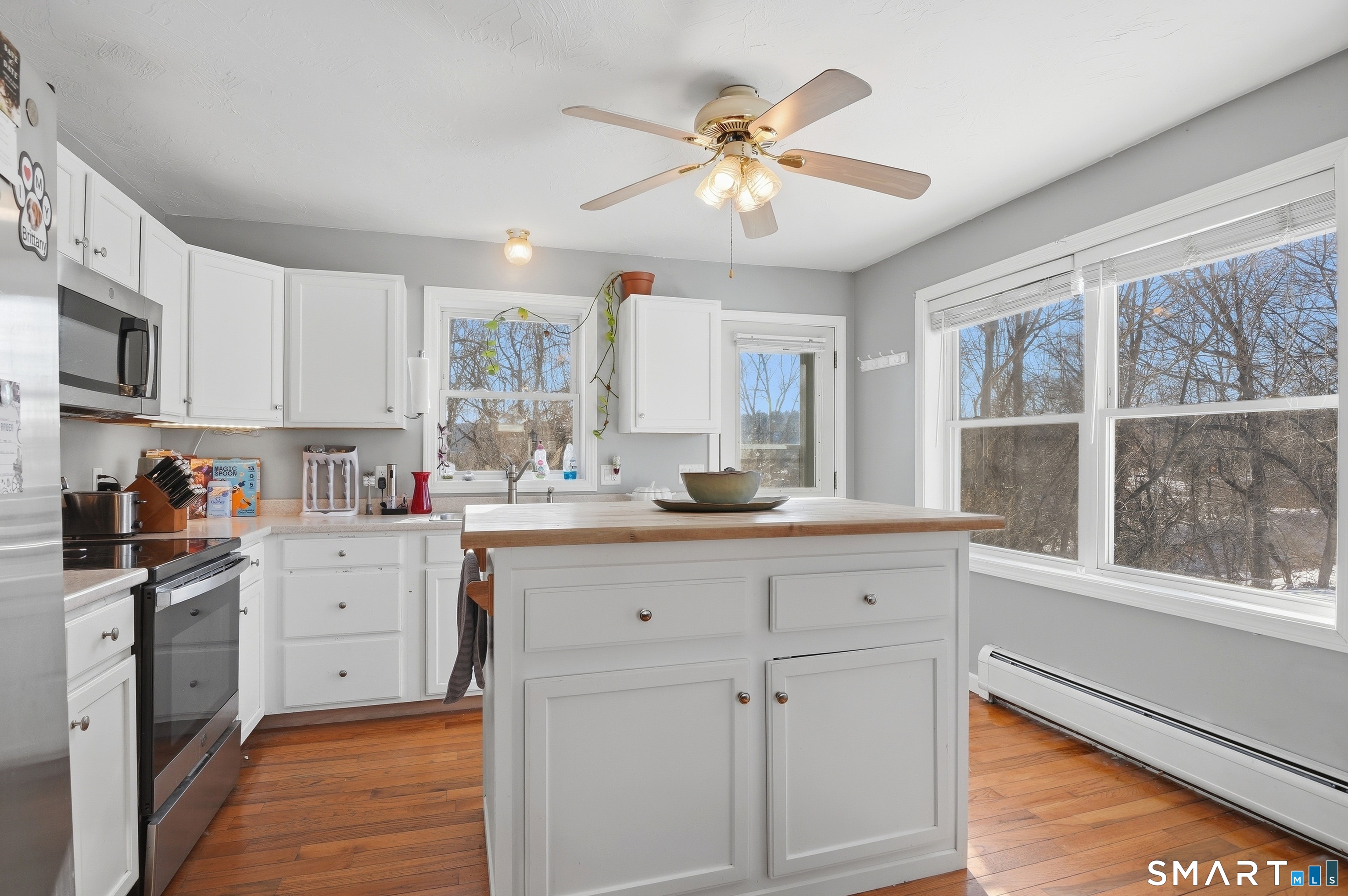 Homes for sale in Putnam, CT | 17 Vine St, Putnam, CT 06260 | MLS# 24157656