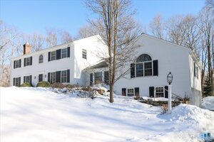 17 Tall Oaks Road