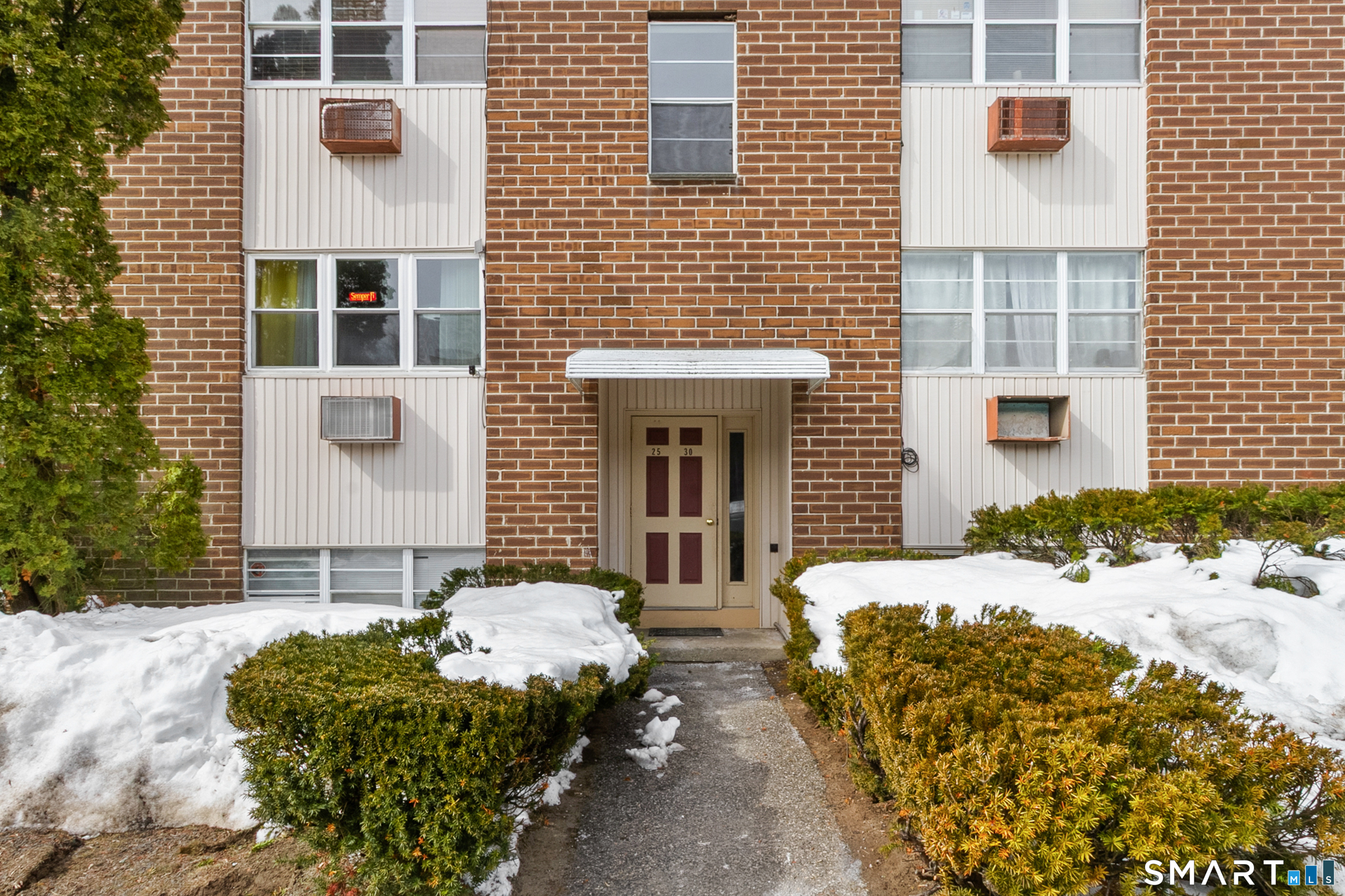 Homes for sale in New Milford, CT | 27 Belair Dr #27, New Milford, CT 06776 | MLS# 24157828