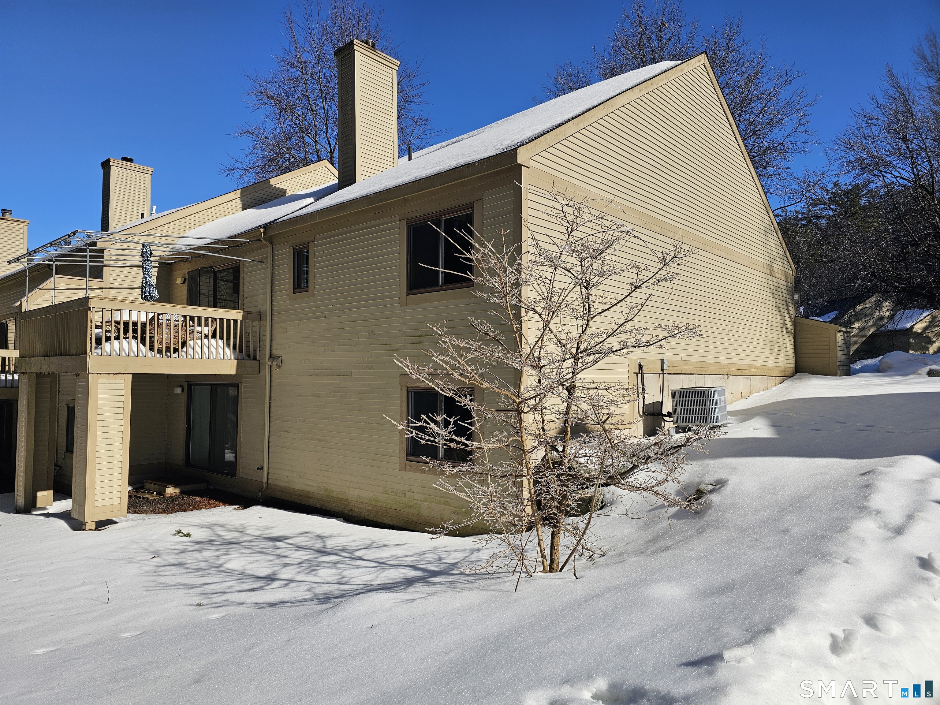 Homes for sale in Avon, CT | 9 Putnam Ln #9, Avon, CT 06001 | MLS# 24157084