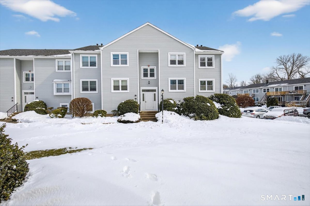 Homes for sale in Milford, CT | 36 Carriage Dr #36, Milford, CT 06460 | MLS# 24157795