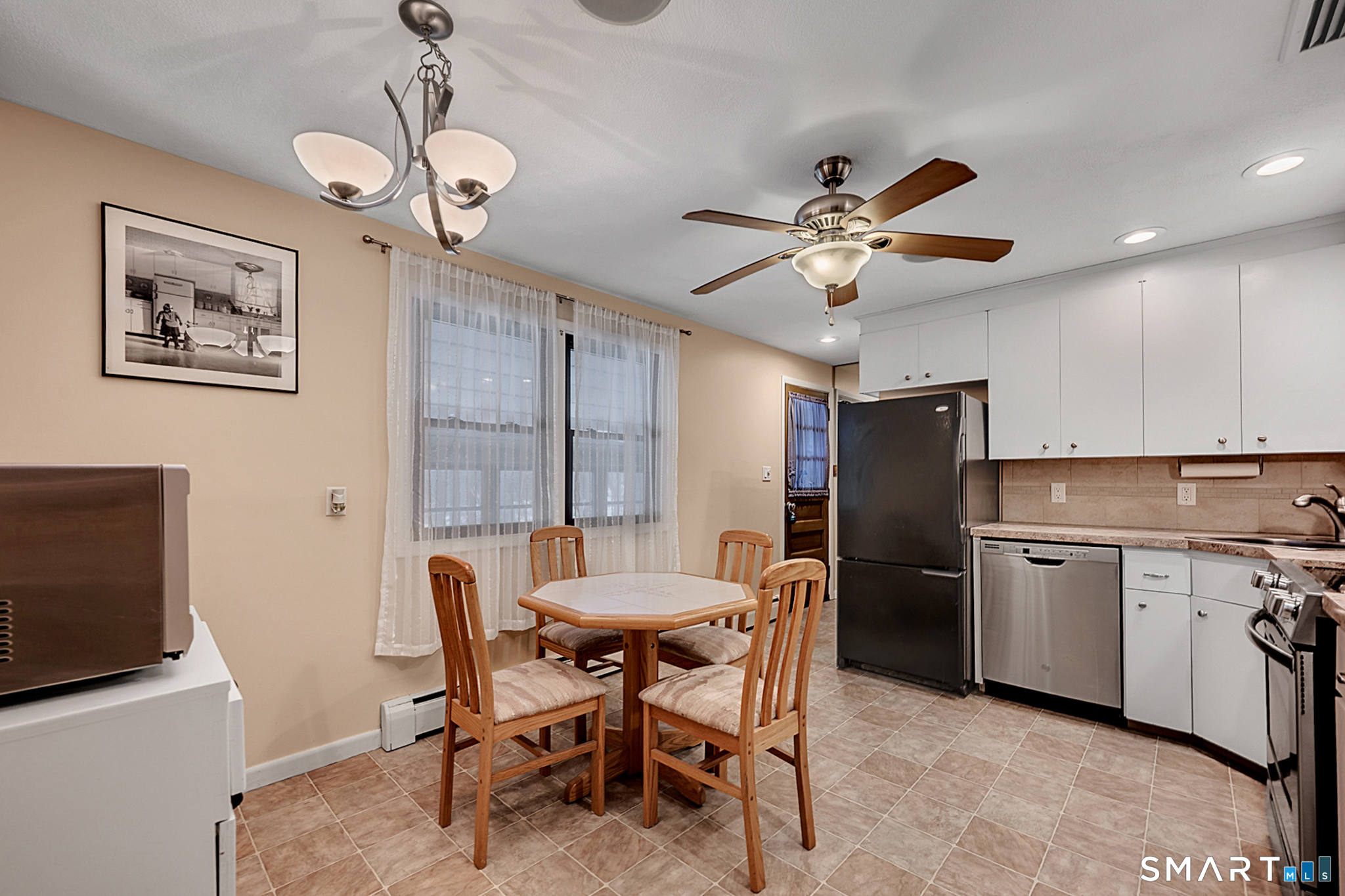 Homes for sale in Southington, CT | 166 Sun Valley Dr, Southington, CT 06489 | MLS# 24157965