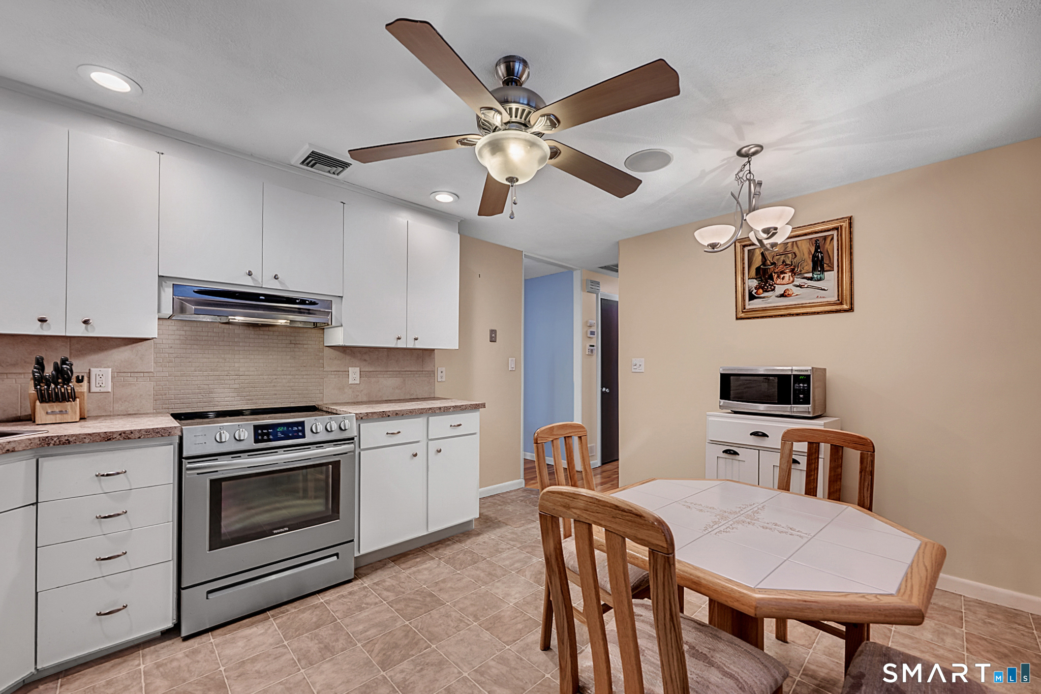 Homes for sale in Southington, CT | 166 Sun Valley Dr, Southington, CT 06489 | MLS# 24157965