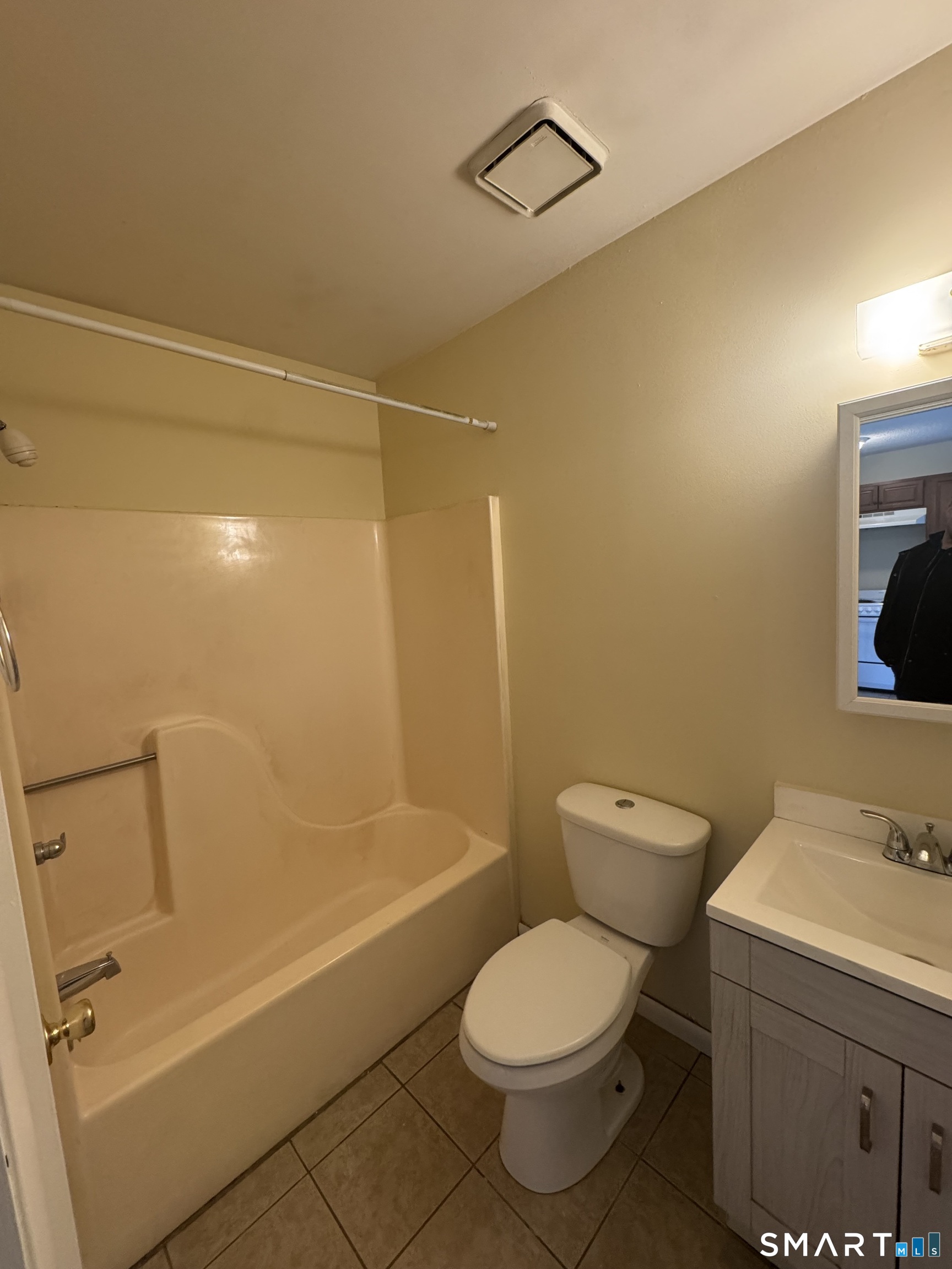 4 Warwick, New Haven, 06513, 1 Bedroom Bedrooms, 0 ,1 BathroomBathrooms,Residential Rental,For Sale,Warwick,0,24157976