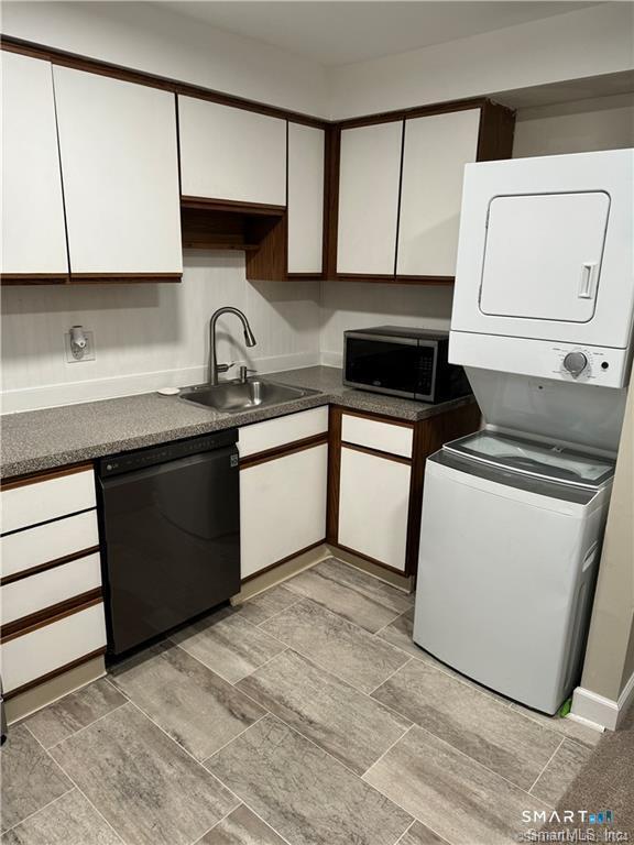 Homes for sale in Bristol, CT | 422 Emmett St #APT E, Bristol, CT 06010 | MLS# 24157962