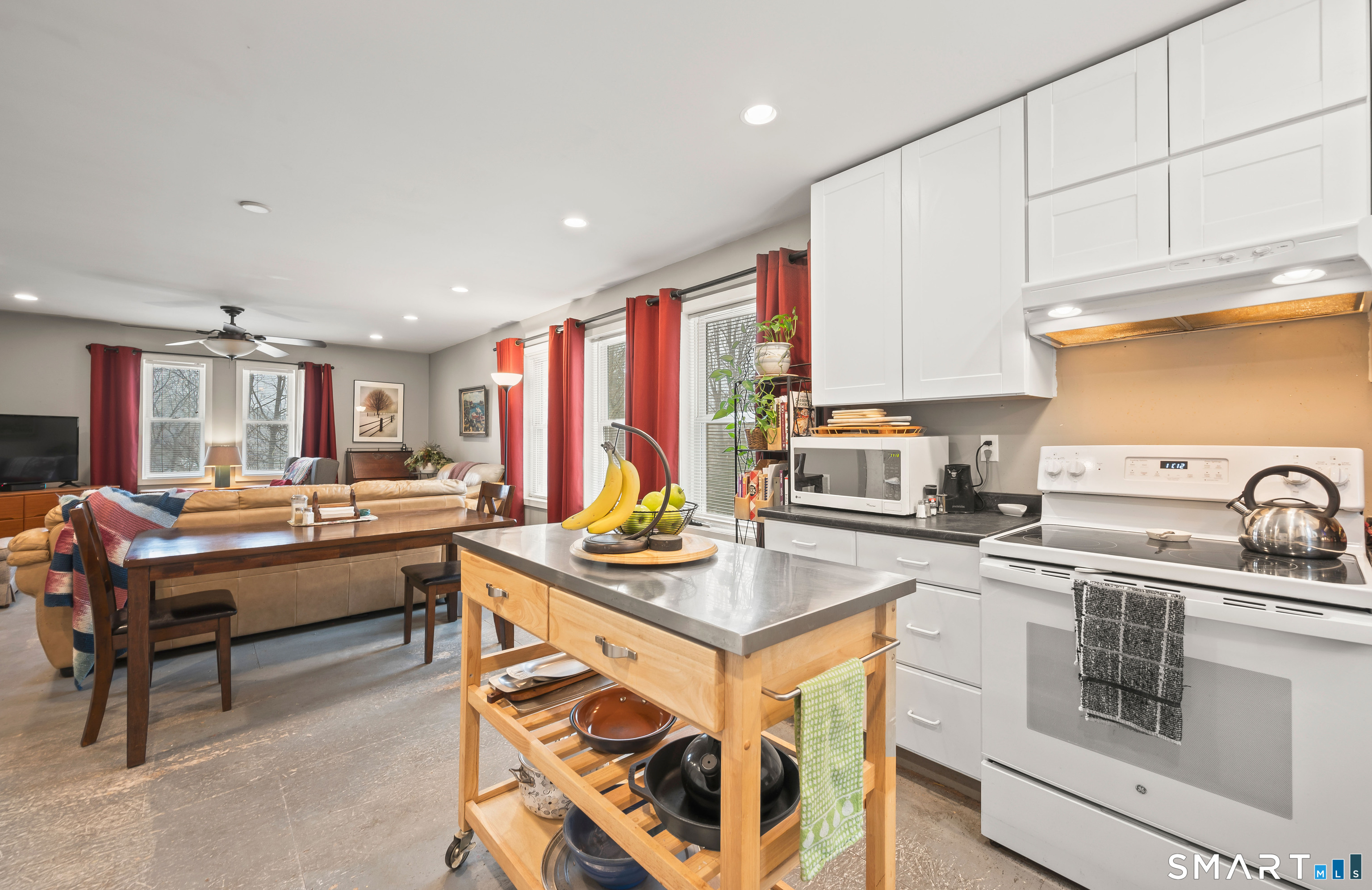 Homes for sale in Glastonbury, CT | 85 Fisher Hill Rd, Glastonbury, CT 06033 | MLS# 24157349