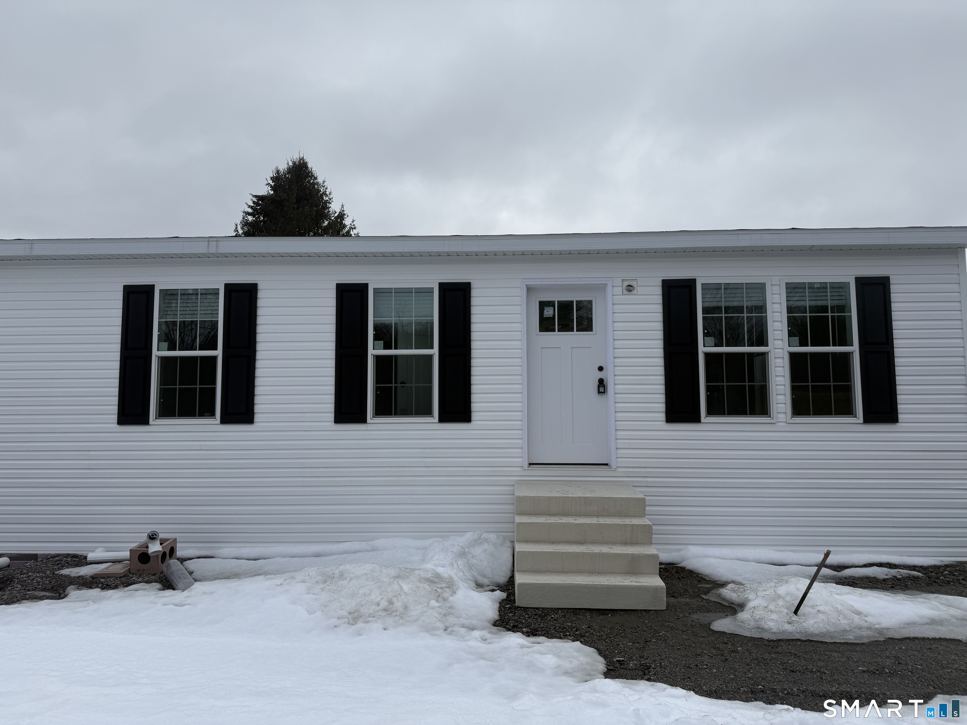 Homes for sale in North Stonington, CT | #4, 421 Norwich Westerly Rd, North Stonington, CT 06359 | MLS# 24157938