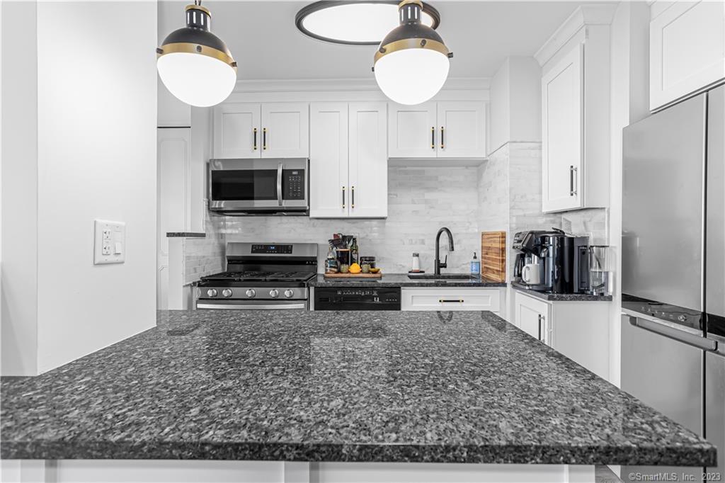 Homes for sale in Stamford, CT | 50 Glenbrook Rd #APT 16F, Stamford, CT 06902 | MLS# 24158144