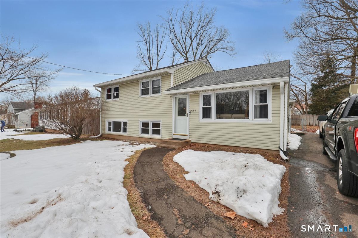 229 Woodhouse Avenue