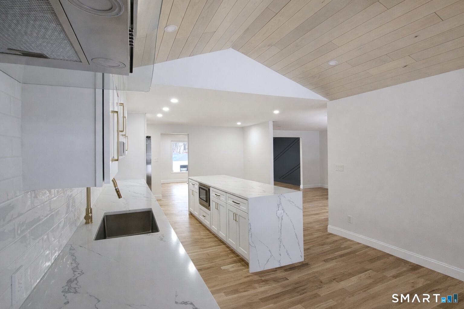 Homes for sale in West Hartford, CT | 60 Fox Chase Ln, West Hartford, CT 06107 | MLS# 24157479