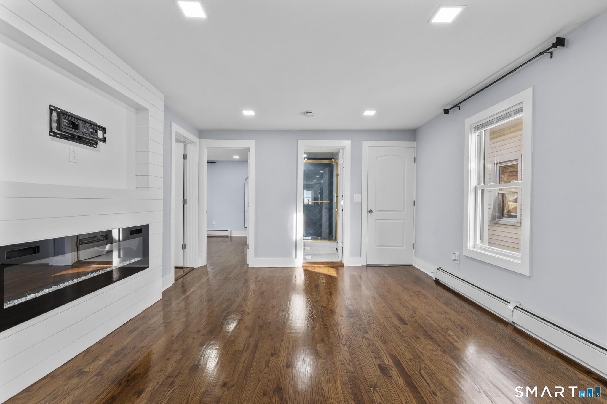 75 Commercial, Bridgeport, 06604, 3 Bedrooms Bedrooms, 0 ,1 BathroomBathrooms,Residential Rental,For Sale,Commercial,0,24158153