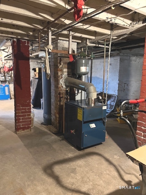 372 East, New Britain, 06051, 3 Bedrooms Bedrooms, 0 ,2 BathroomsBathrooms,Multi-family For Sale,For Sale,East,0,24158157