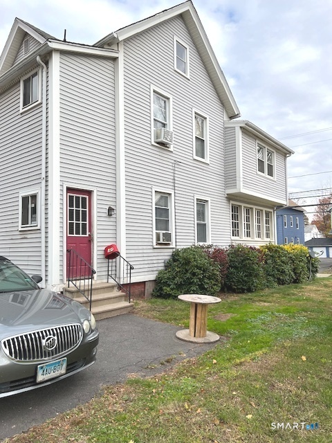 372 East, New Britain, 06051, 3 Bedrooms Bedrooms, 0 ,2 BathroomsBathrooms,Multi-family For Sale,For Sale,East,0,24158157