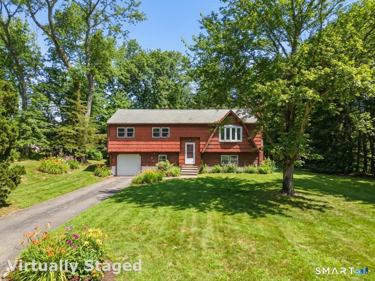 Homes for sale in Stonington, CT | 11 Somersett Dr, Stonington, CT 06379 | MLS# 24150042