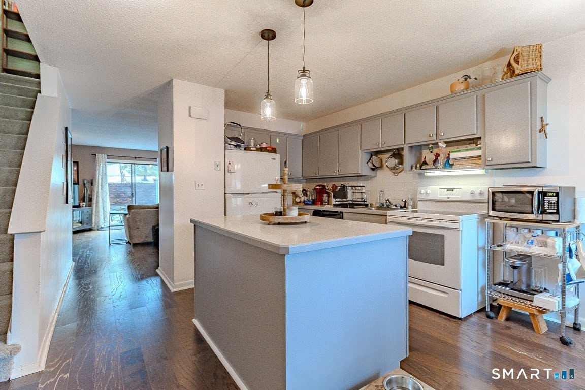 Homes for sale in Newington, CT | 8 Webster Ct #8, Newington, CT 06111 | MLS# 24158152