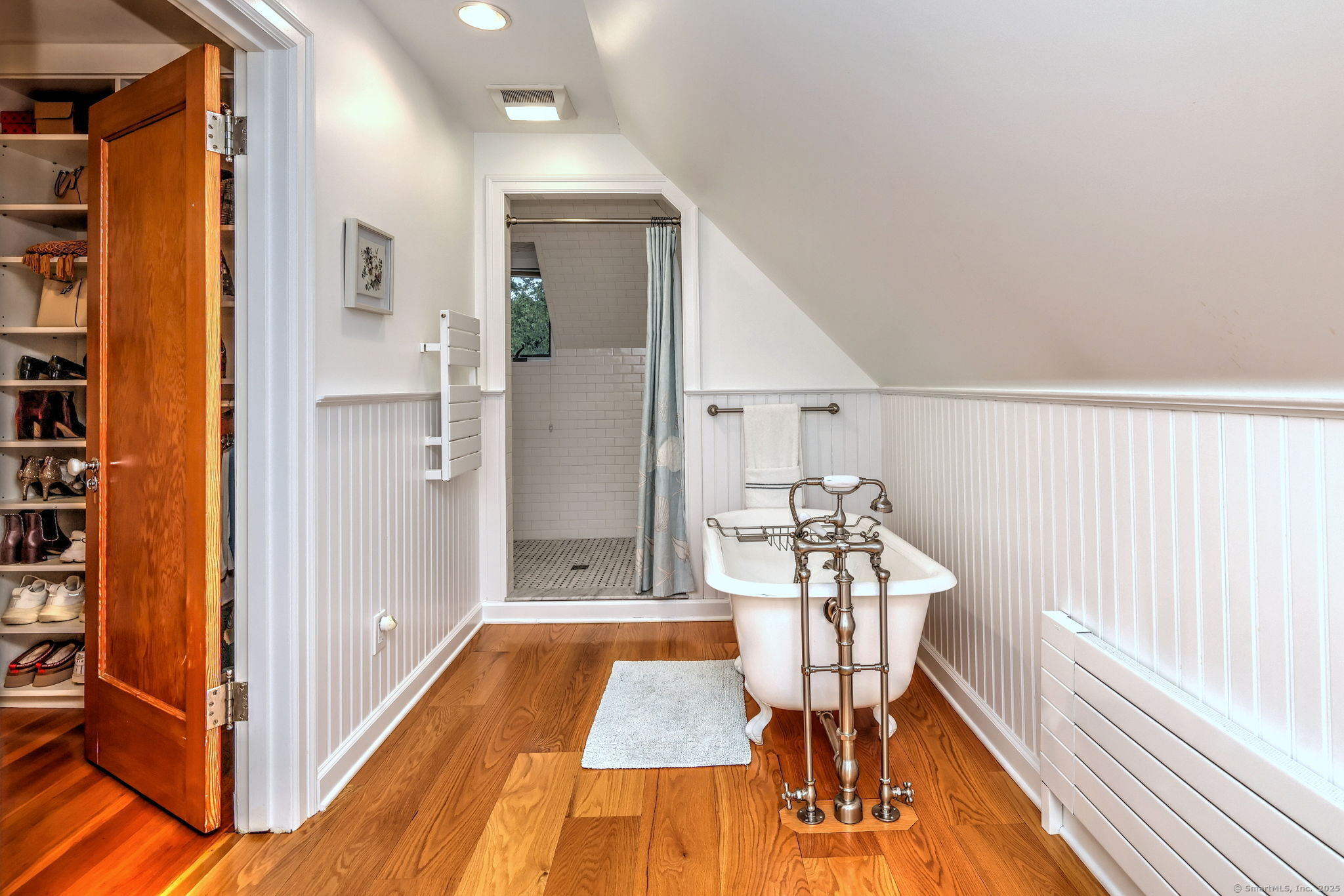 Homes for sale in Hamden, CT | 124 Churchill Rd, Hamden, CT 06517 | MLS# 24158451