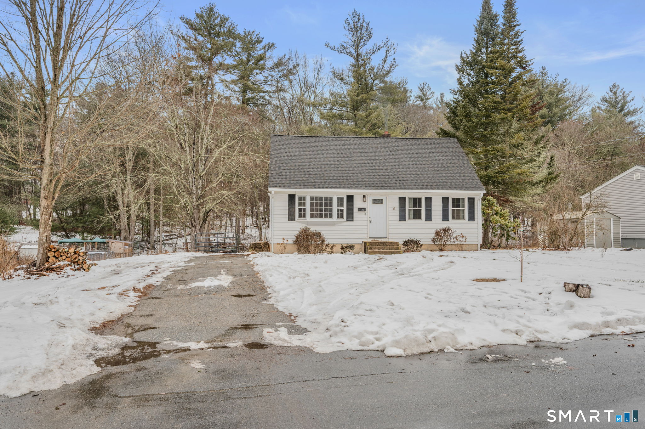 Homes for sale in Colchester, CT | 124 James St, Colchester, CT 06415 | MLS# 24158375