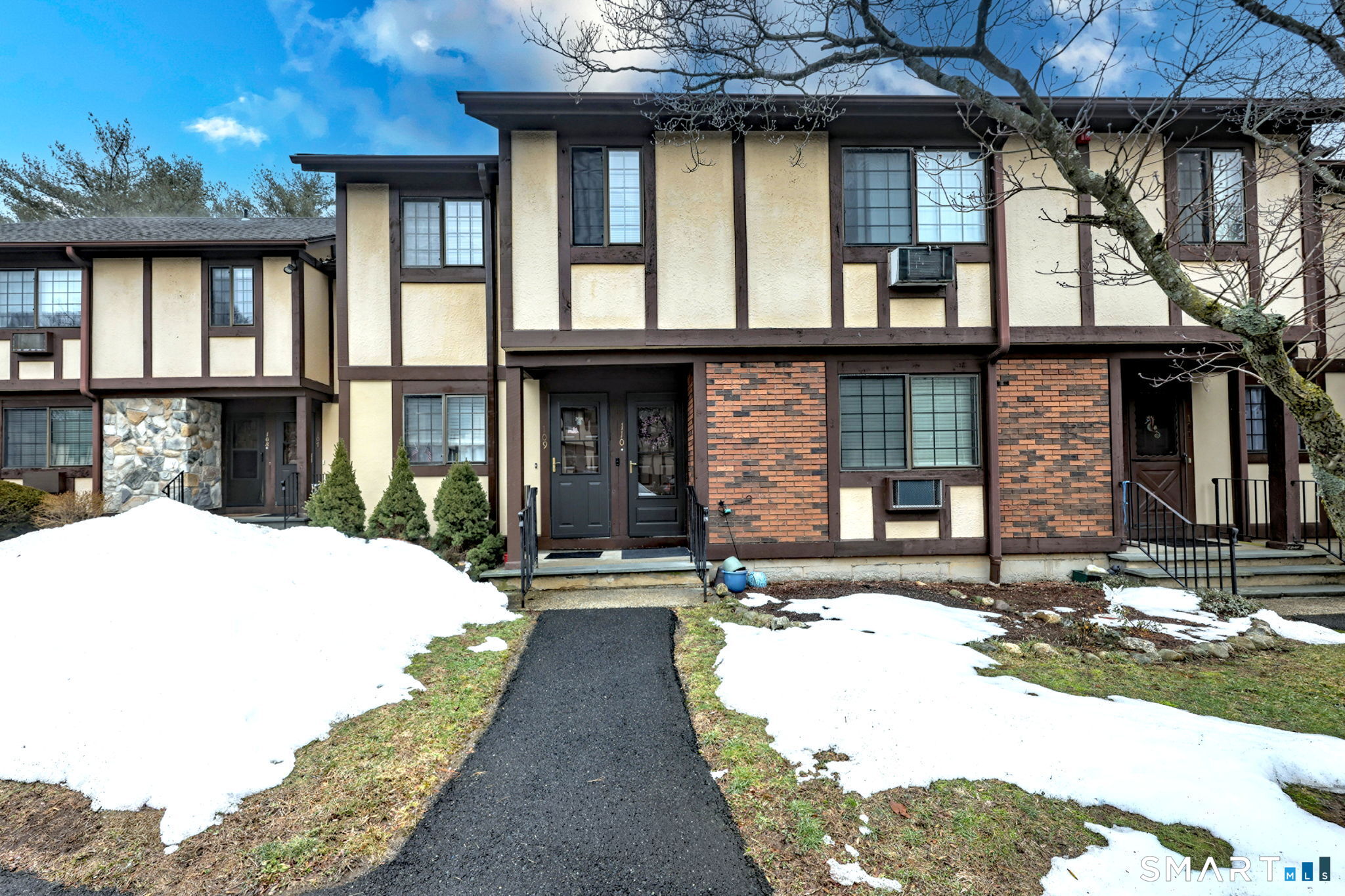 Homes for sale in Milford, CT | 110 Foxwood Close #110, Milford, CT 06461 | MLS# 24158419