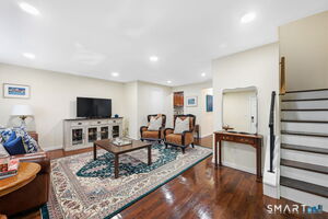8 Barnstable Lane