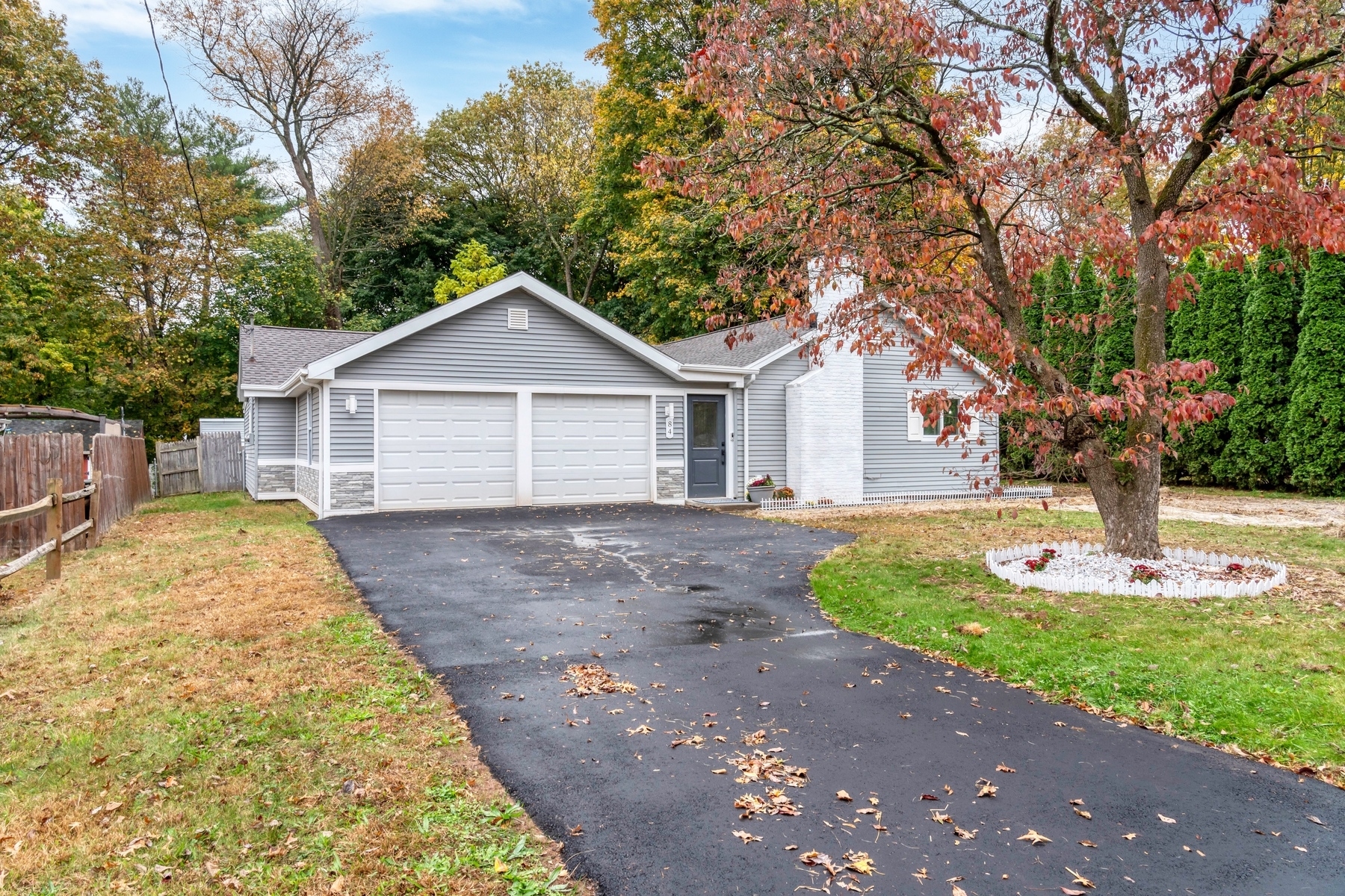 Homes for sale in Newington, CT | 84 Connecticut Ave, Newington, CT 06111 | MLS# 24158562