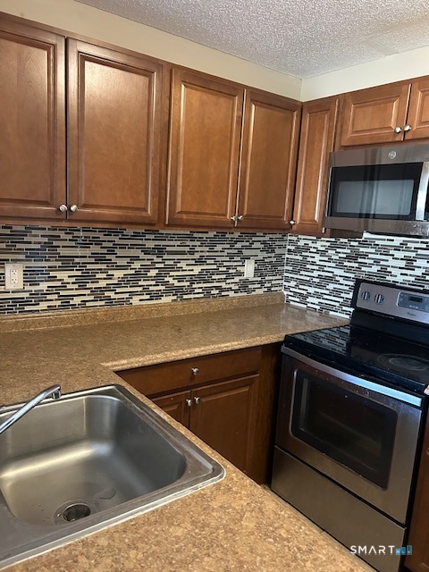 Homes for sale in Hamden, CT | 175 Mill Pond Rd #214, Hamden, CT 06514 | MLS# 24158466