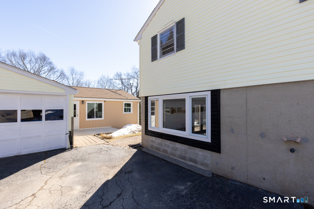 Homes for sale in Montville, CT | 32 Cedar Ln, Montville, CT 06382 | MLS# 24156001