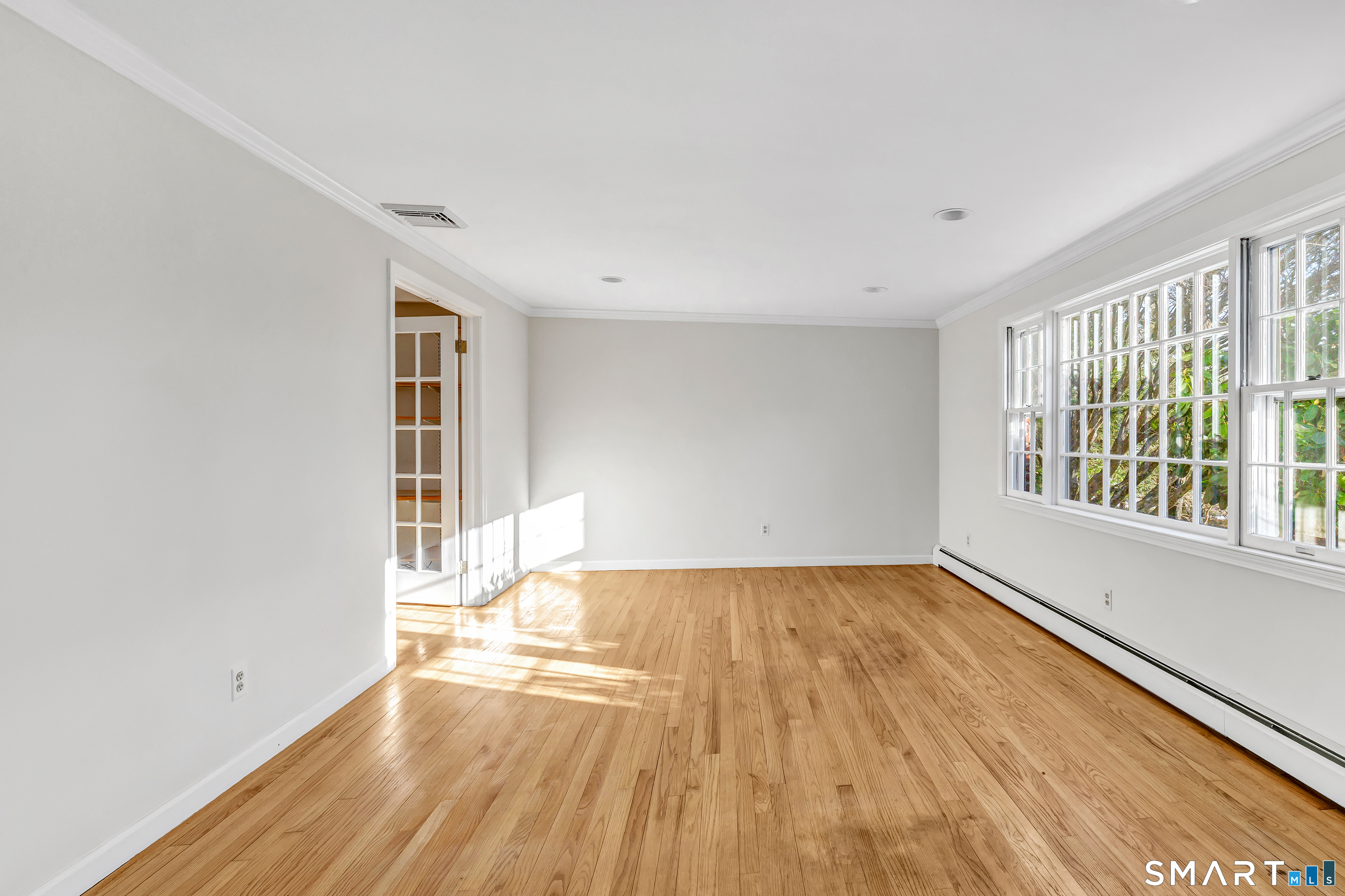 Homes for sale in Trumbull, CT | 43 Limerick Rd, Trumbull, CT 06611 | MLS# 24158506