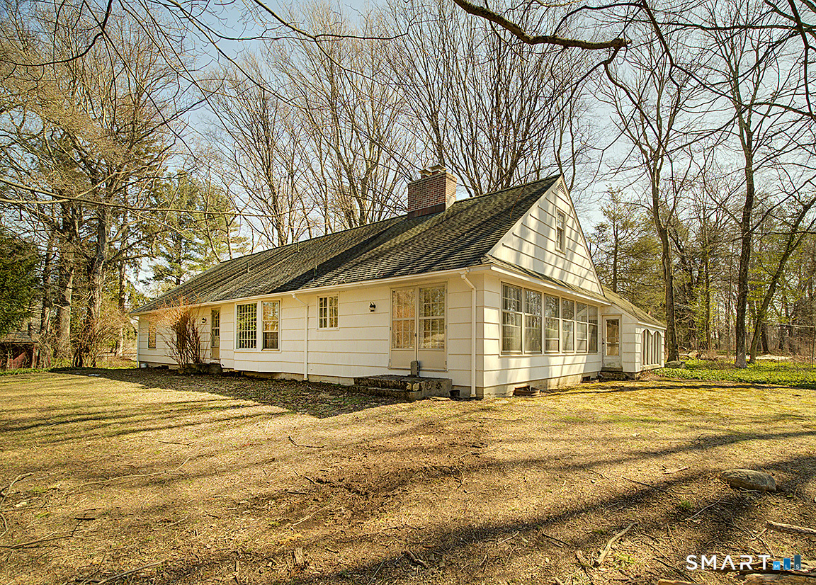 Homes for sale in Woodbridge, CT | 33 Fairground Rd, Woodbridge, CT 06525 | MLS# 24158919