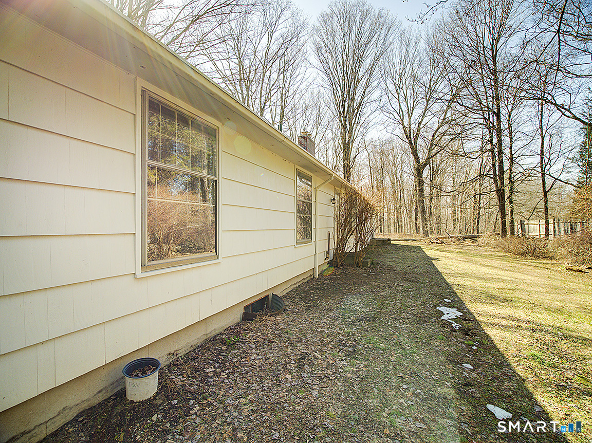 Homes for sale in Woodbridge, CT | 33 Fairground Rd, Woodbridge, CT 06525 | MLS# 24158919