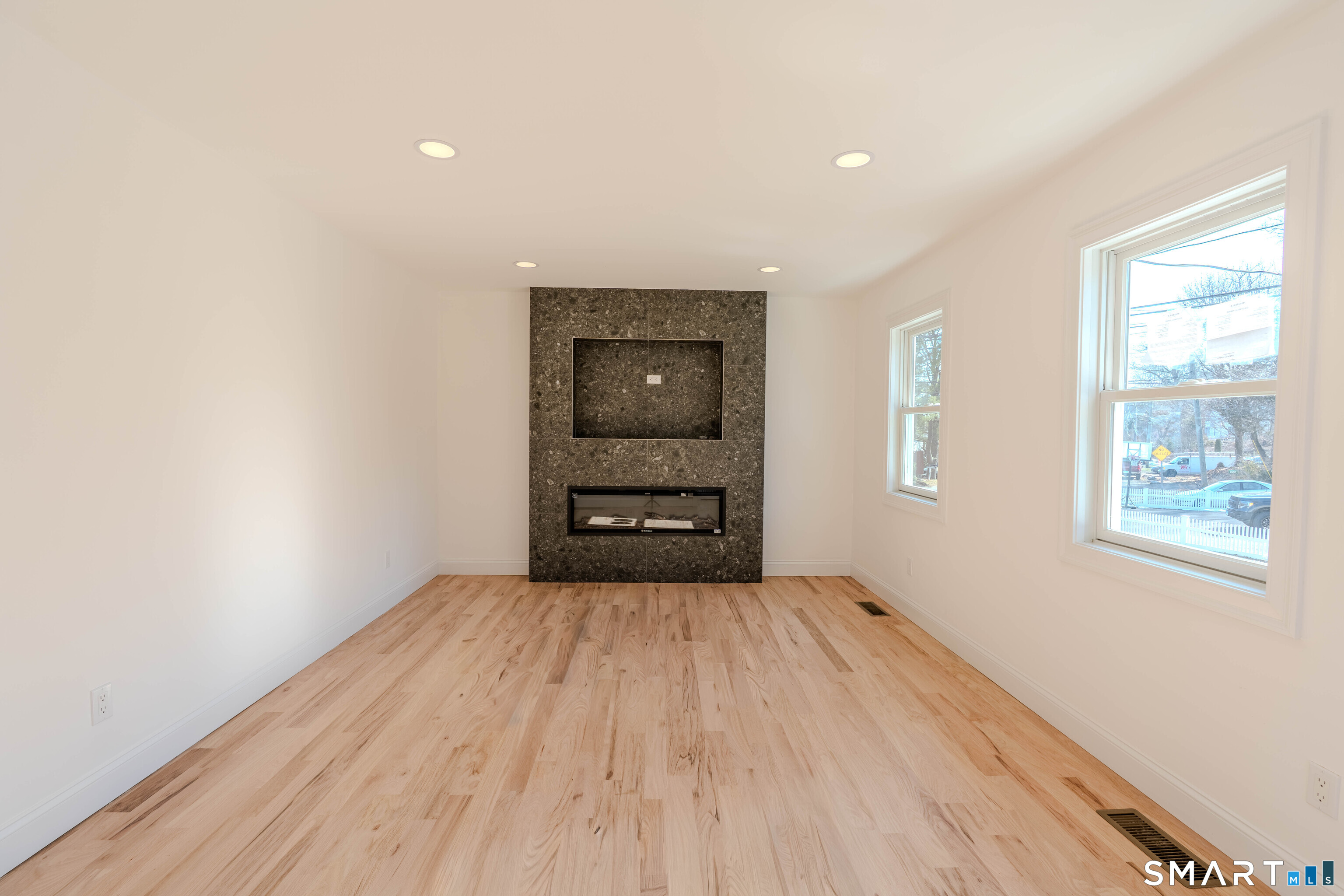 Homes for sale in Norwalk, CT | 4 Robins Sq E, Norwalk, CT 06854 | MLS# 24158185