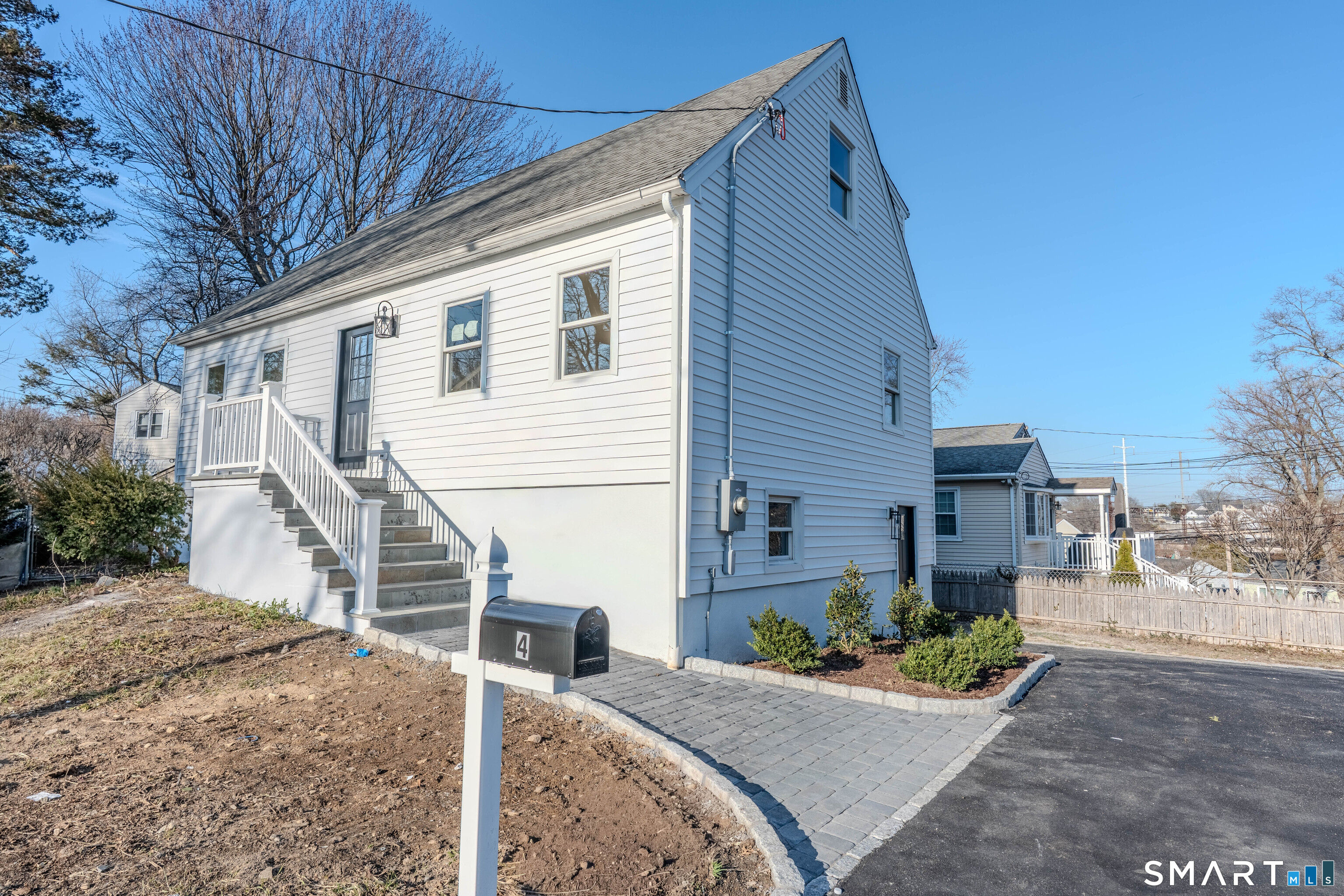 Homes for sale in Norwalk, CT | 4 Robins Sq E, Norwalk, CT 06854 | MLS# 24158185