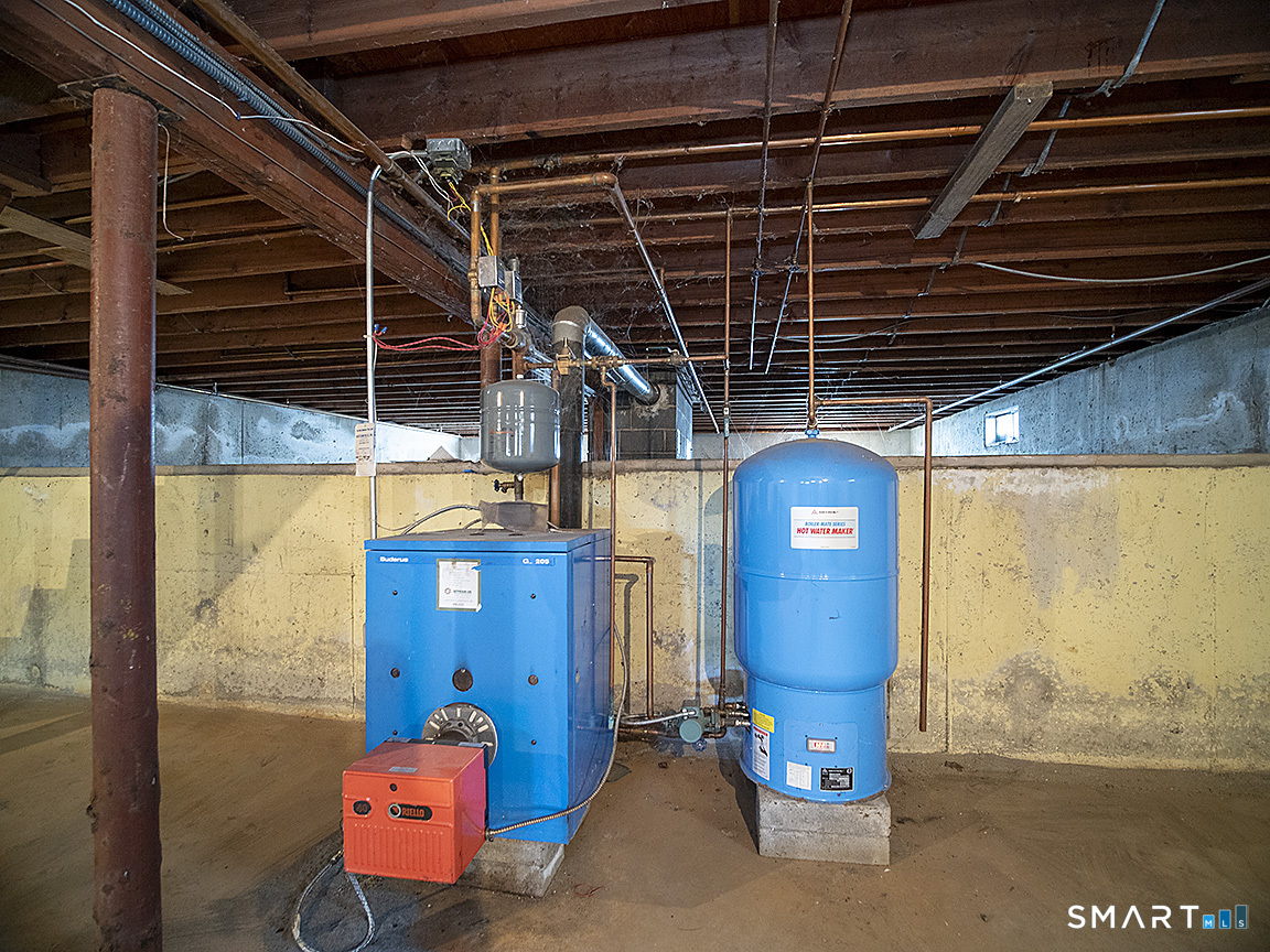 Homes for sale in Woodbridge, CT | 33 Fairground Rd, Woodbridge, CT 06525 | MLS# 24158919