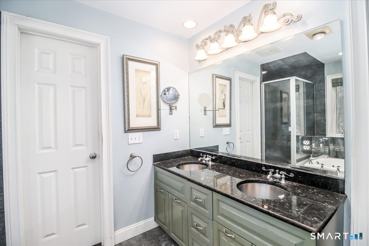 Homes for sale in Easton, CT | 80 Maple Rd, Easton, CT 06612 | MLS# 24158977