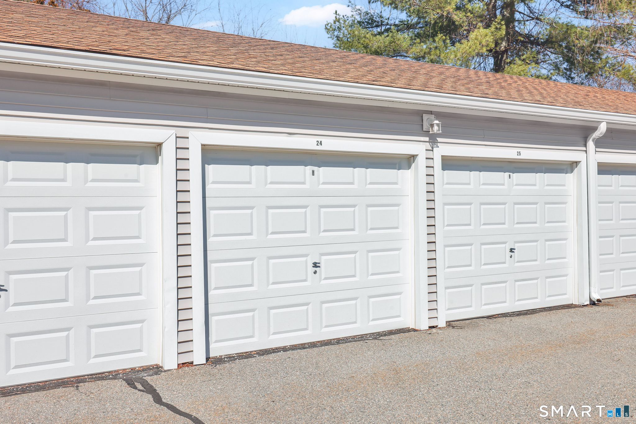 Homes for sale in Glastonbury, CT | 24 Dutton Pl Wy #24, Glastonbury, CT 06033 | MLS# 24158840