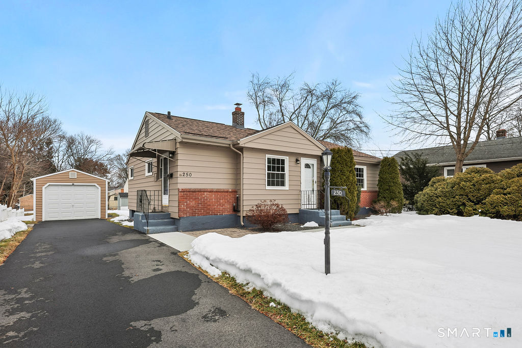 Homes for sale in Wethersfield, CT | 250 Edward St, Wethersfield, CT 06109 | MLS# 24159076