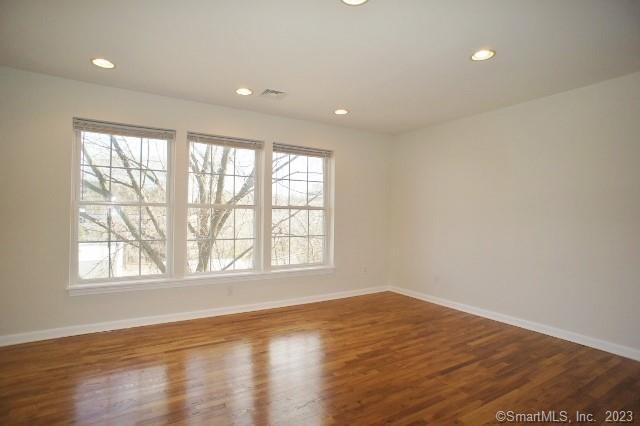 32 Oakwood Avenue, Norwalk, Connecticut photo 1