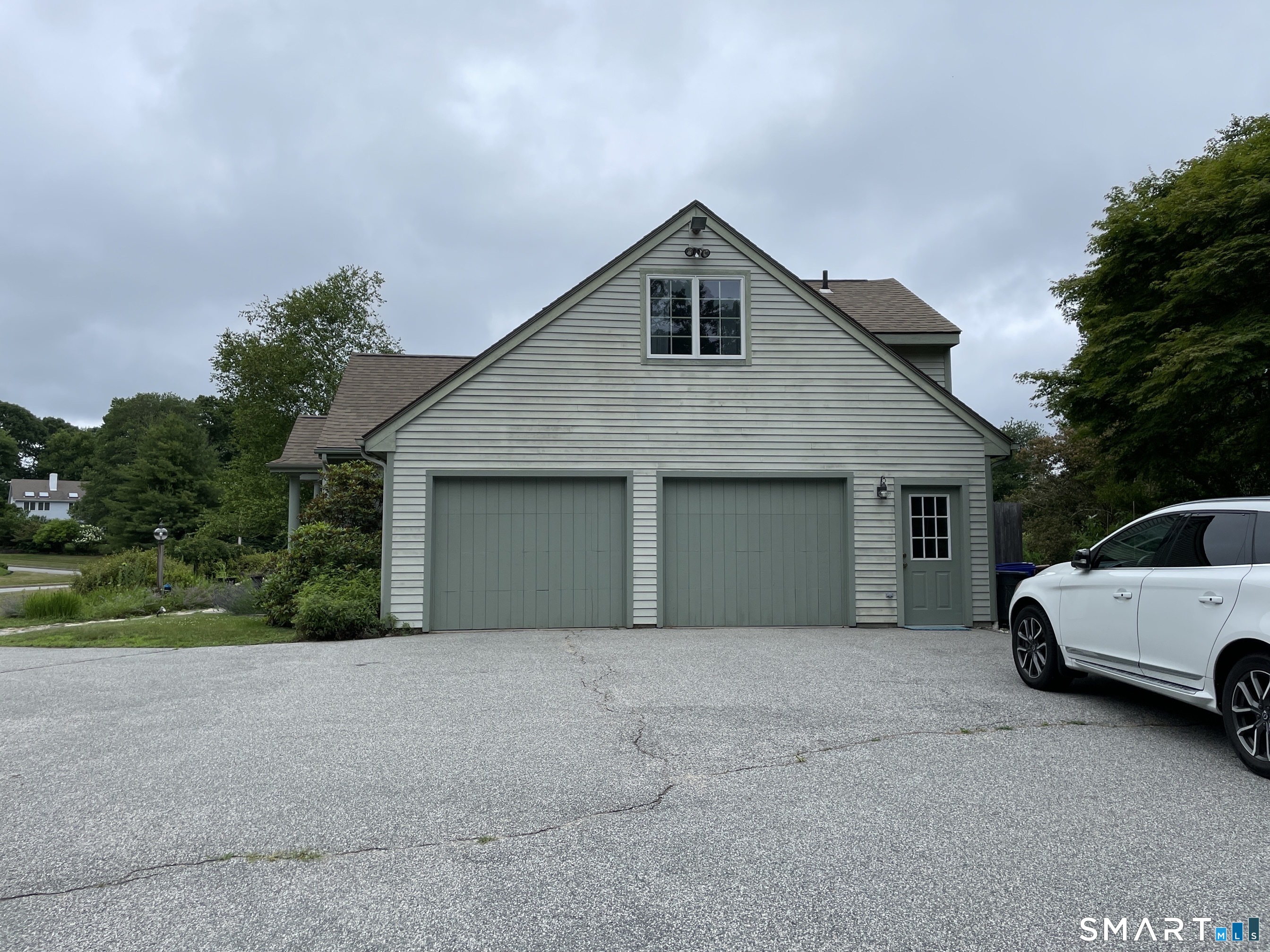 Homes for sale in Waterford, CT | 3 Westwood Dr, Waterford, CT 06385 | MLS# 24158871