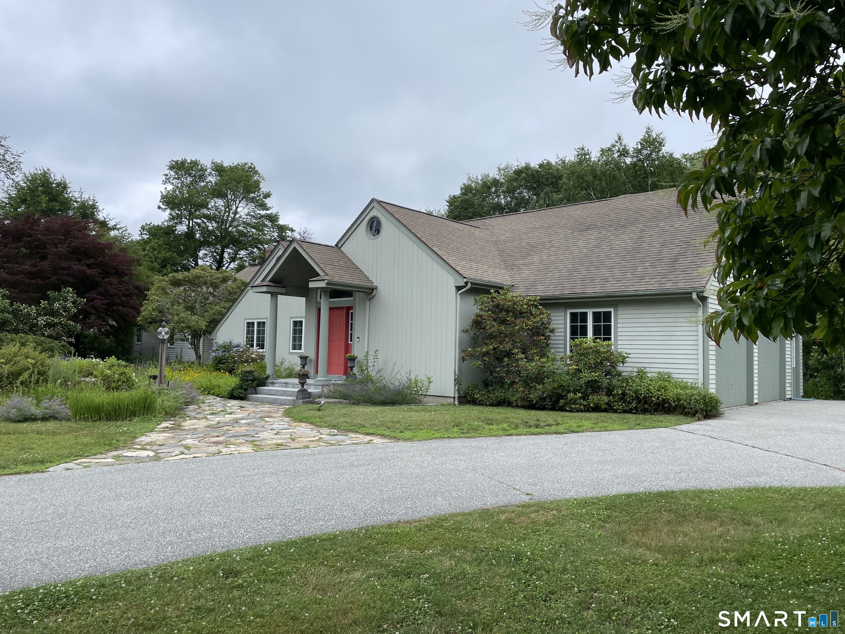 Homes for sale in Waterford, CT | 3 Westwood Dr, Waterford, CT 06385 | MLS# 24158871