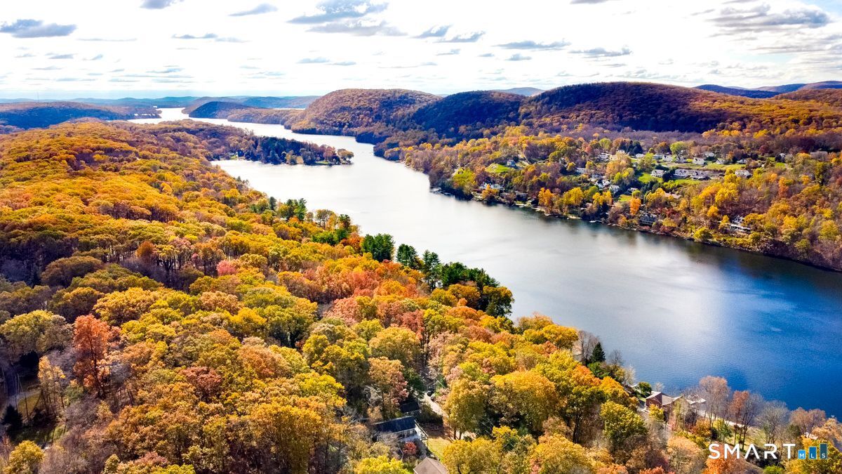 Homes for sale in New Milford, CT | 11 Oak Rd, New Milford, CT 06776 | MLS# 24159237