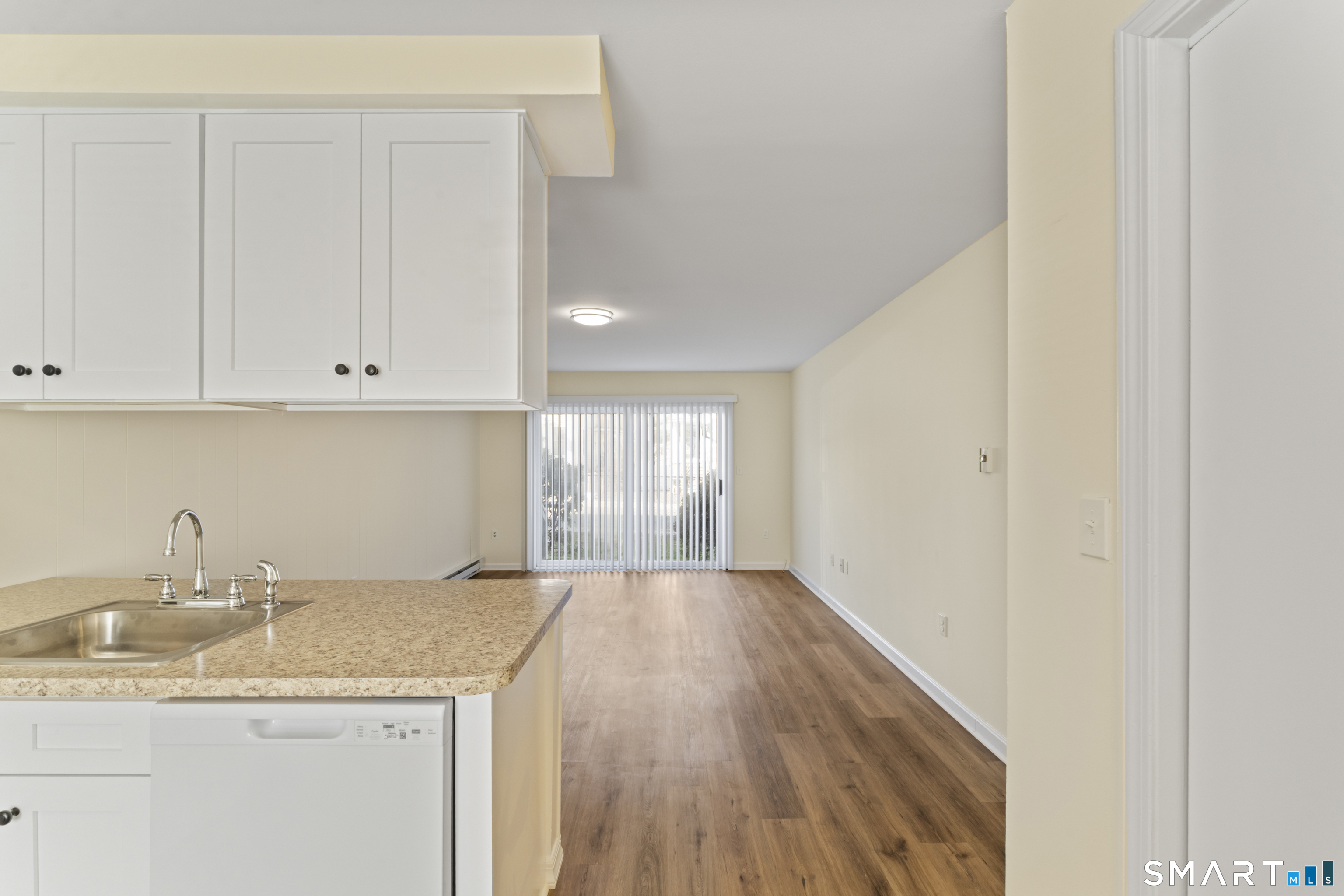 Homes for sale in Stamford, CT | 186 Stillwater Ave #APT 115, Stamford, CT 06902 | MLS# 24158713