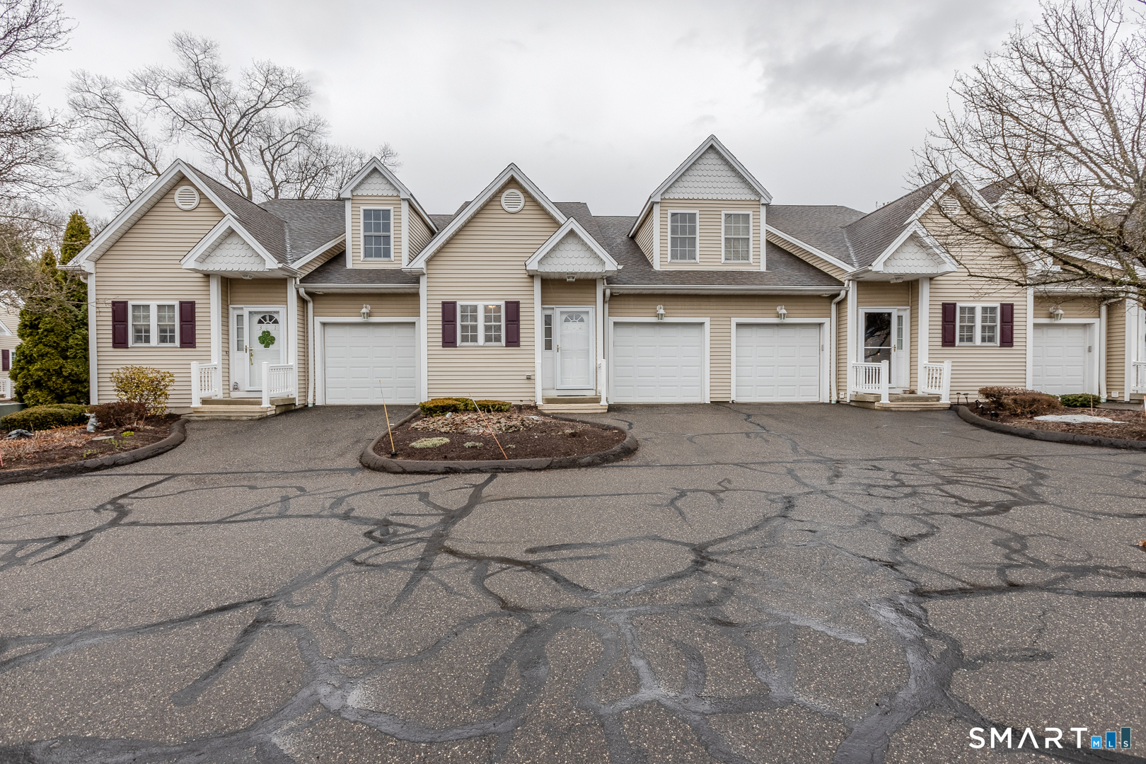 Homes for sale in North Haven, CT | 511 Elm St #3-2, North Haven, CT 06473 | MLS# 24156154