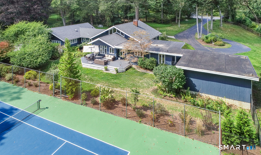 Homes for sale in Woodbridge, CT | 5 Mohawk Ln, Woodbridge, CT 06525 | MLS# 24150128