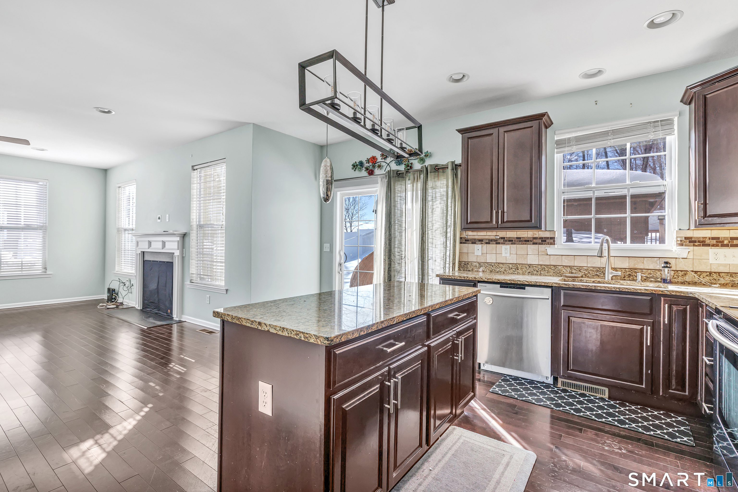 Homes for sale in Seymour, CT | 9 Fox Run Ln, Seymour, CT 06483 | MLS# 24159501