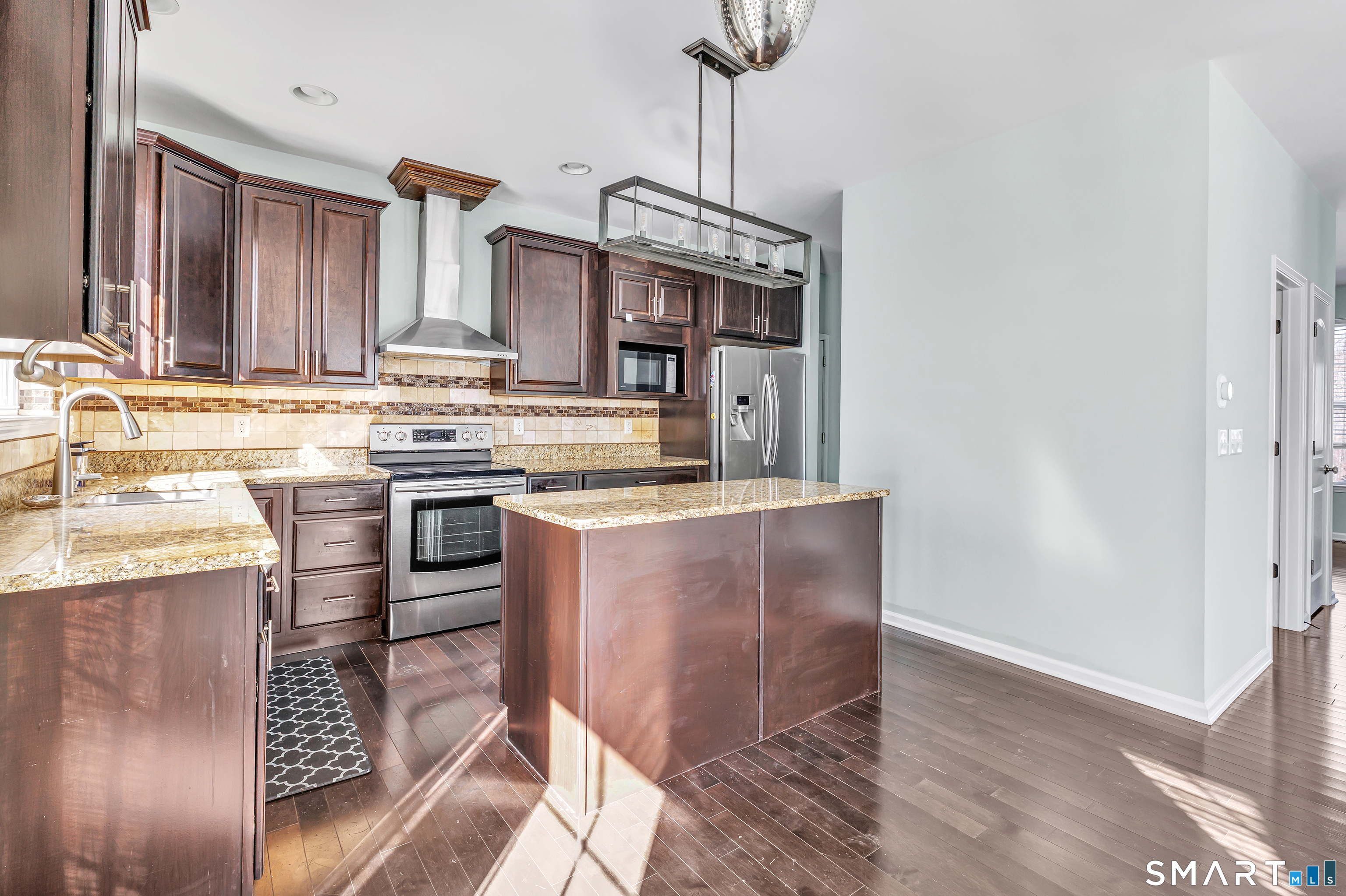 Homes for sale in Seymour, CT | 9 Fox Run Ln, Seymour, CT 06483 | MLS# 24159501